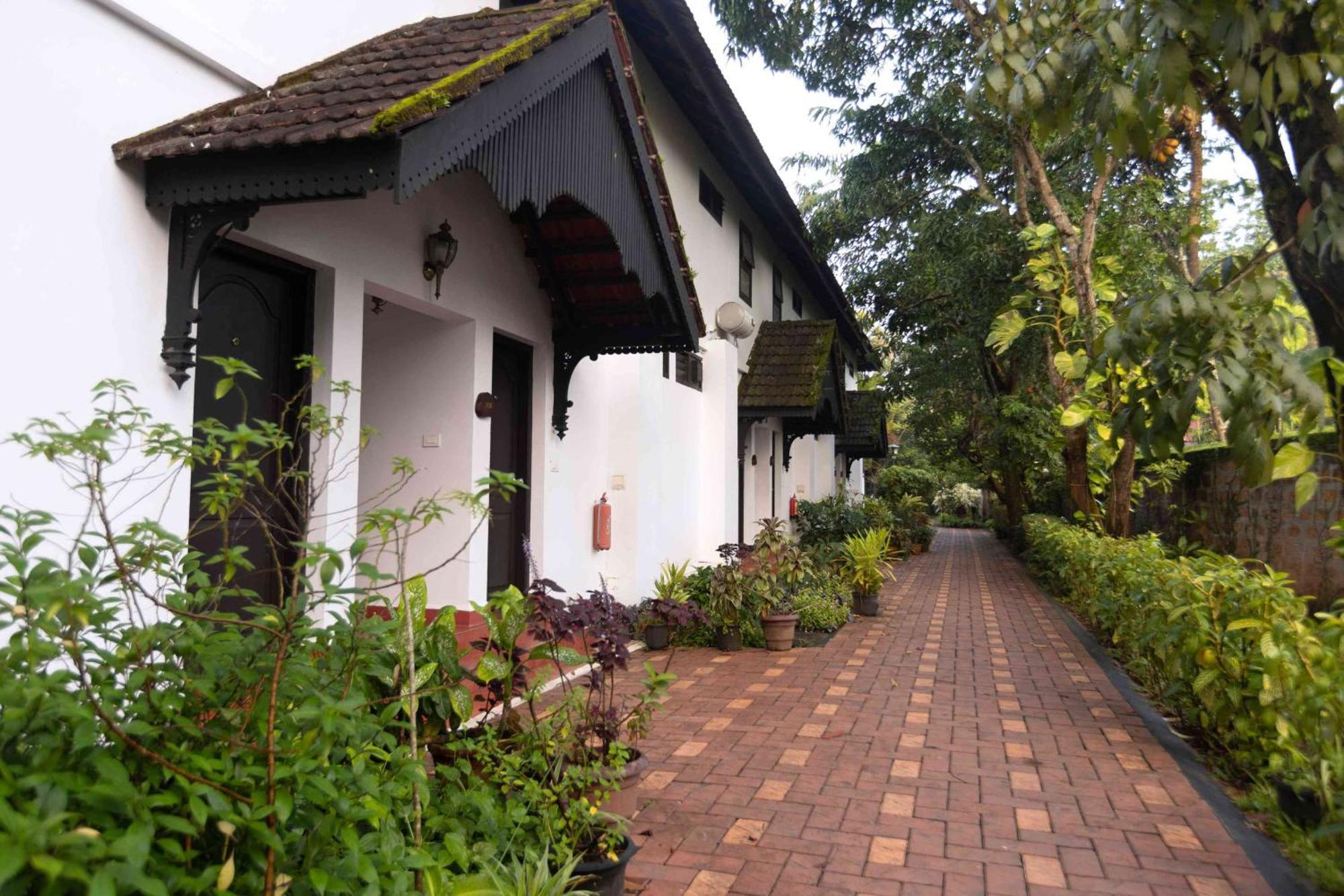Nihara Resort And Spa Cochin Kochi Εξωτερικό φωτογραφία