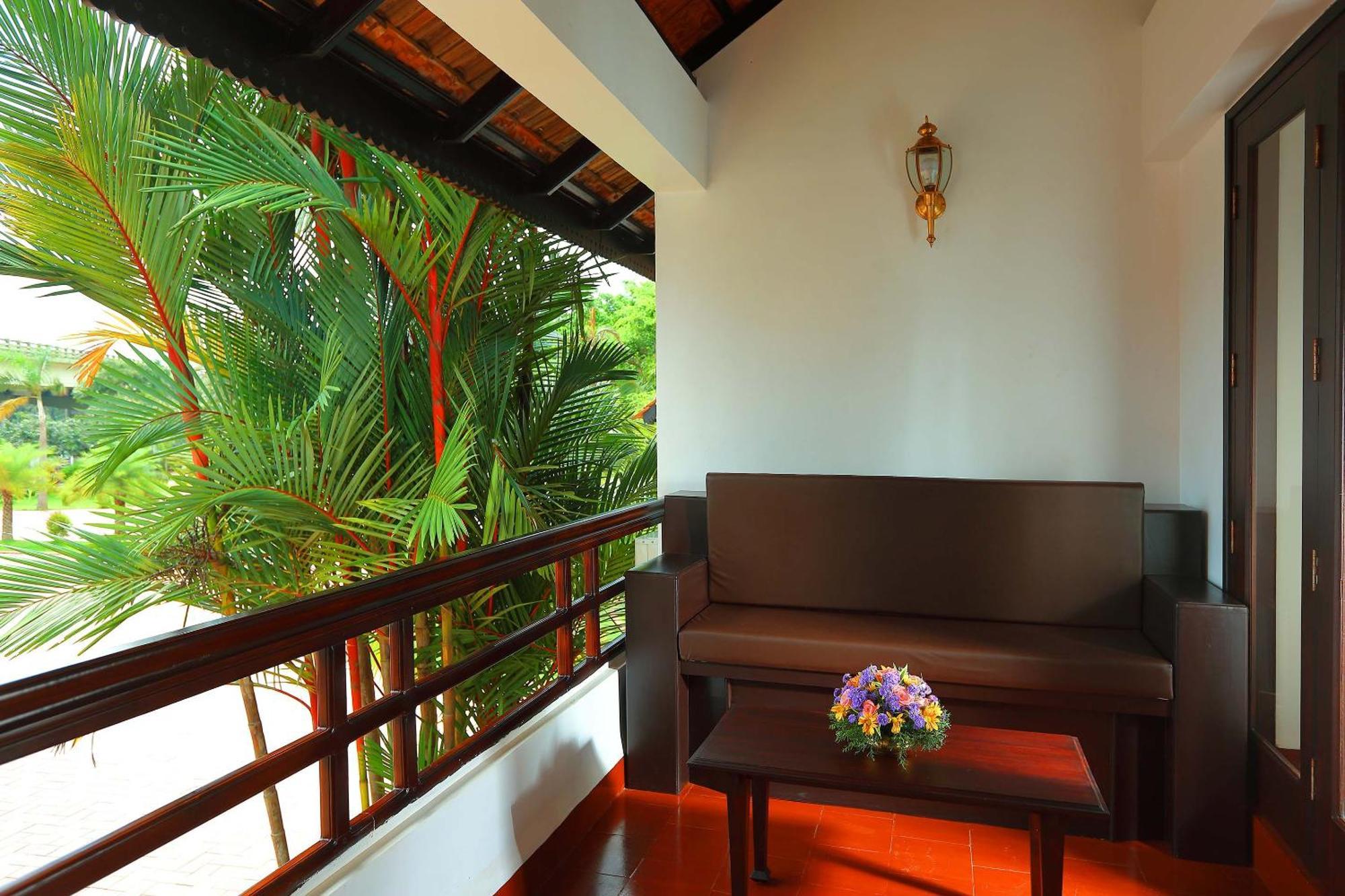 Nihara Resort And Spa Cochin Kochi Εξωτερικό φωτογραφία