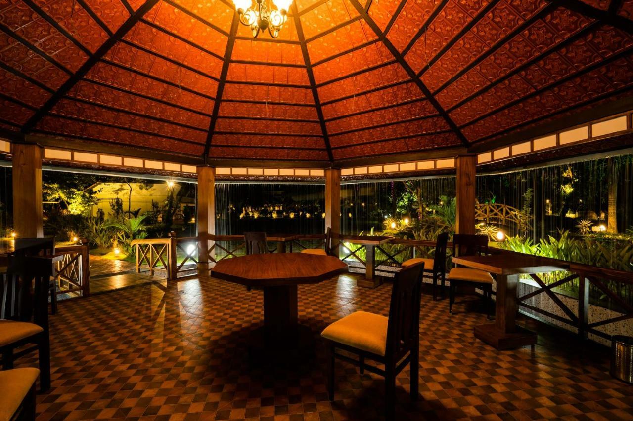 Nihara Resort And Spa Cochin Kochi Εξωτερικό φωτογραφία