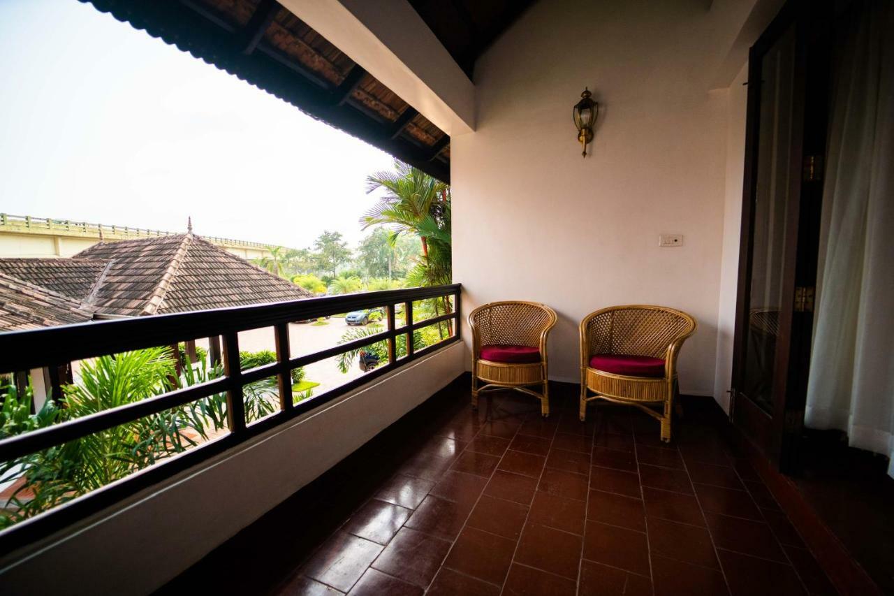 Nihara Resort And Spa Cochin Kochi Εξωτερικό φωτογραφία