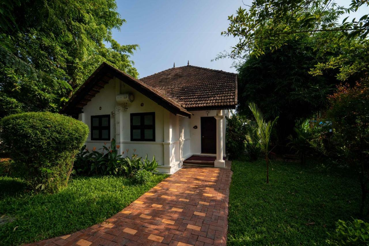 Nihara Resort And Spa Cochin Kochi Εξωτερικό φωτογραφία
