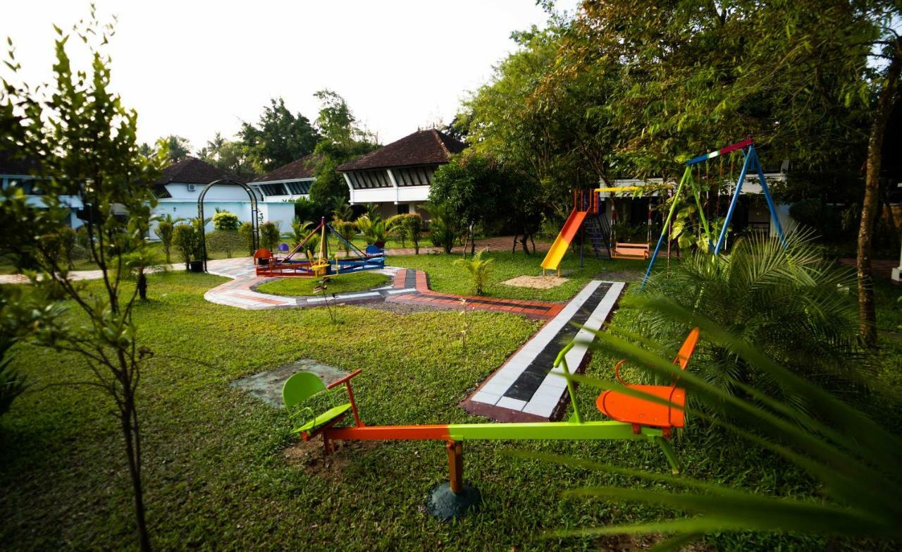 Nihara Resort And Spa Cochin Kochi Εξωτερικό φωτογραφία