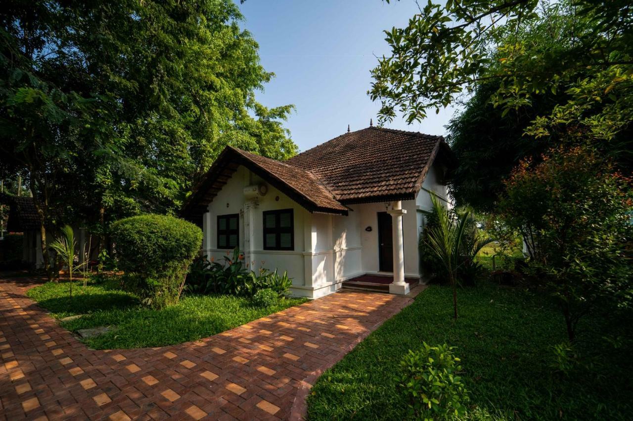Nihara Resort And Spa Cochin Kochi Εξωτερικό φωτογραφία