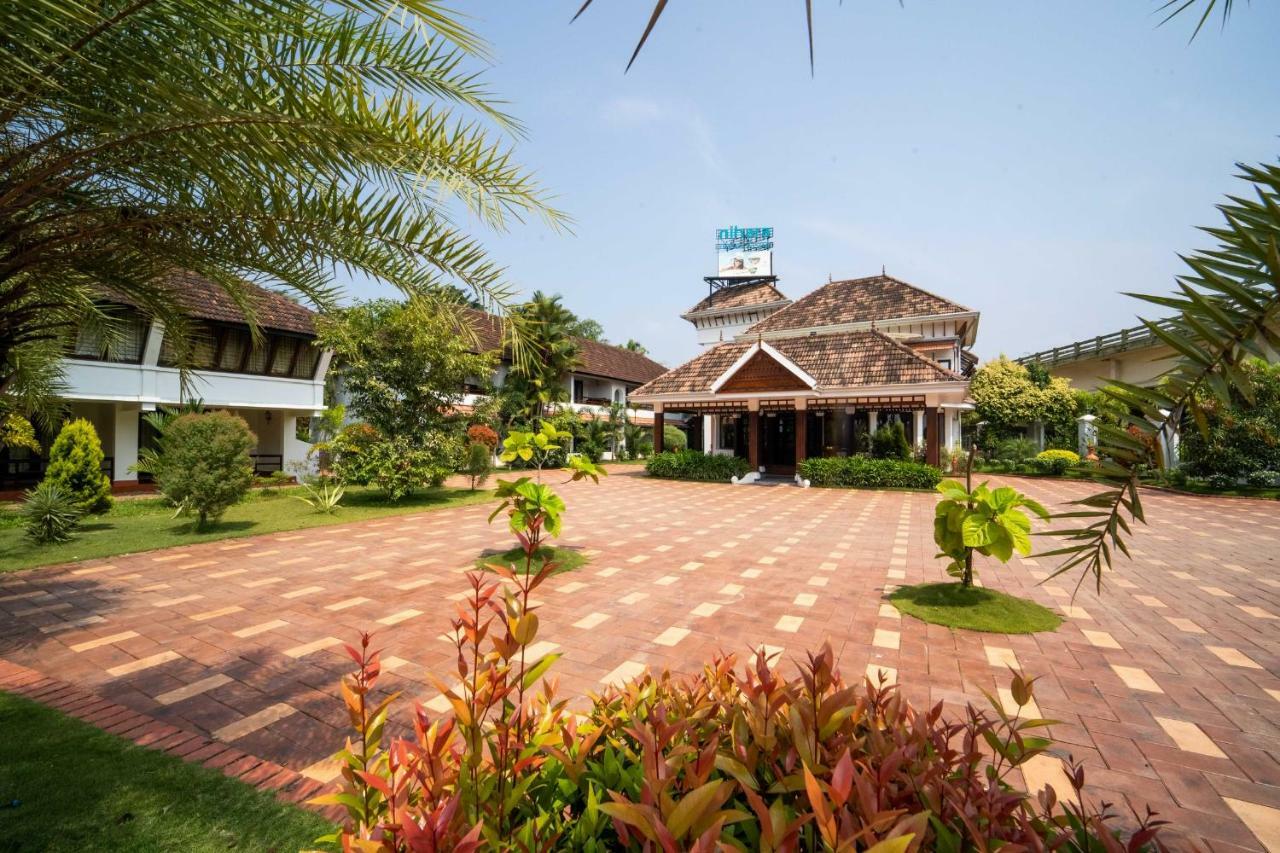 Nihara Resort And Spa Cochin Kochi Εξωτερικό φωτογραφία