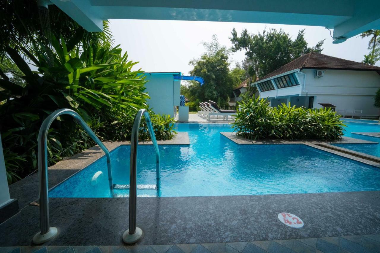 Nihara Resort And Spa Cochin Kochi Εξωτερικό φωτογραφία